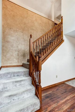 1 River Bend Drive, Fenton, MO 63026