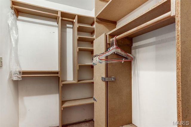 1 River Bend Drive, Fenton, MO 63026