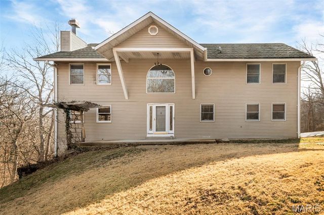 1 River Bend Drive, Fenton, MO 63026