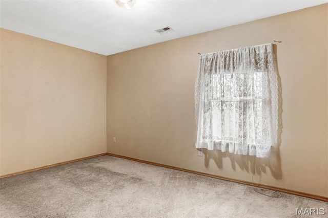 1 River Bend Drive, Fenton, MO 63026