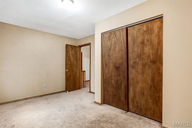 1 River Bend Drive, Fenton, MO 63026