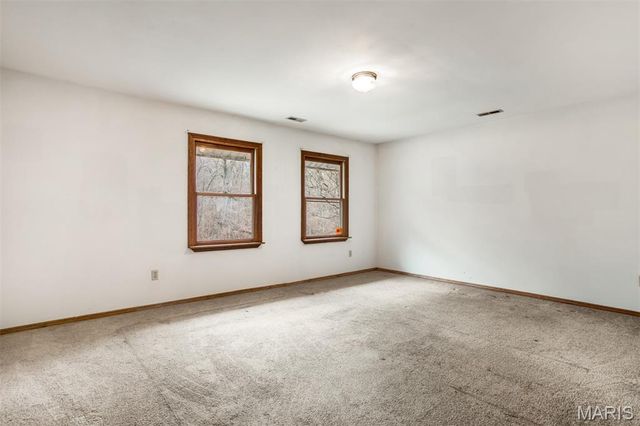 1 River Bend Drive, Fenton, MO 63026