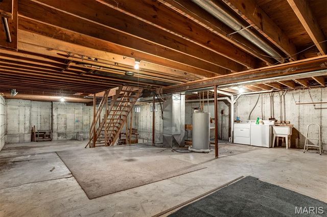 1 River Bend Drive, Fenton, MO 63026