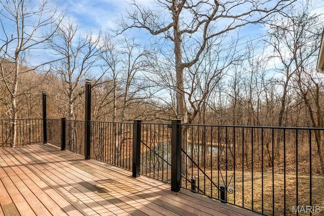 1 River Bend Drive, Fenton, MO 63026