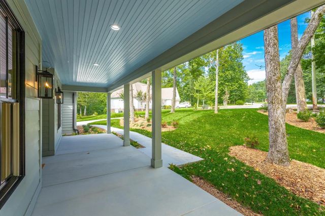 460 Spring Drive, Signal Mountain, TN 37377