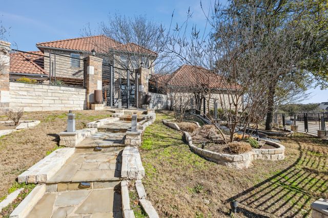 2601 Sir Gawain Lane, Lewisville, TX 75056