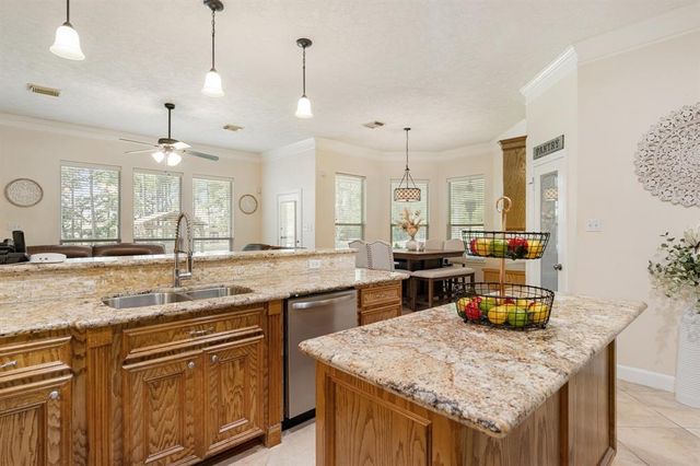 12434 Longmire Way, Conroe, TX 77304