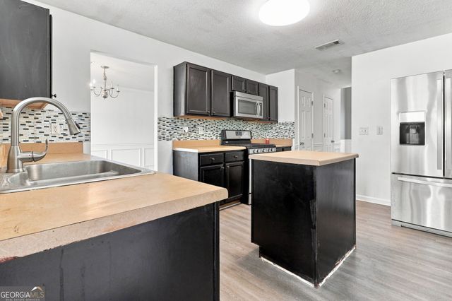 6959 Foxmoor Way, Douglasville, GA 30134