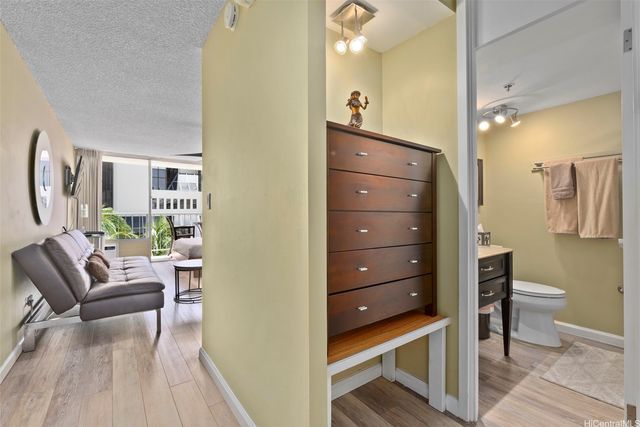 364 Seaside Avenue 509, Honolulu, HI 96815