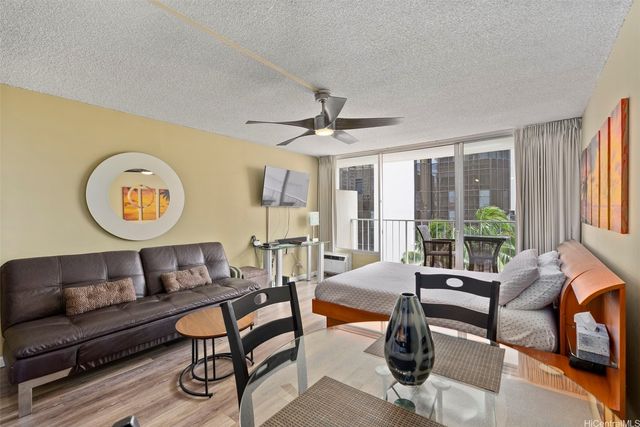 364 Seaside Avenue 509, Honolulu, HI 96815