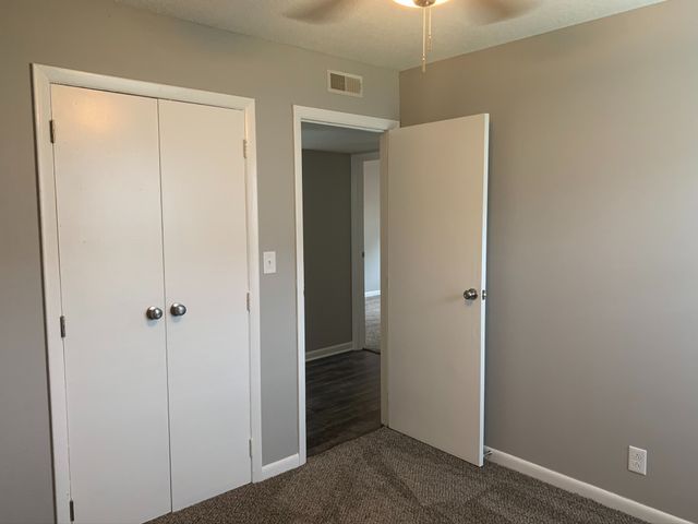 271 White Oak Rd Apt C, Clarksville, TN 37040