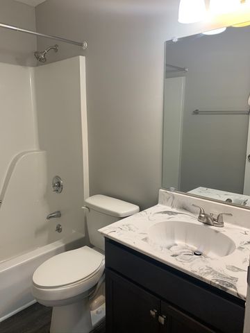 271 White Oak Rd Apt C, Clarksville, TN 37040