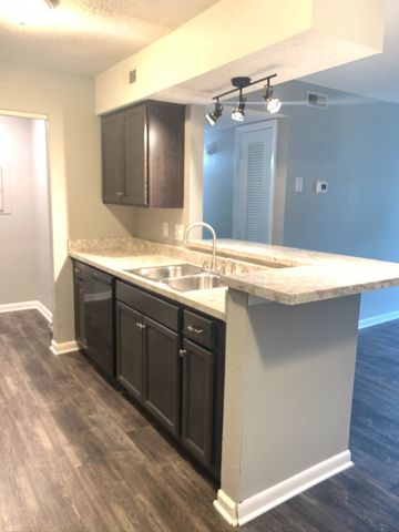 271 White Oak Rd Apt C, Clarksville, TN 37040