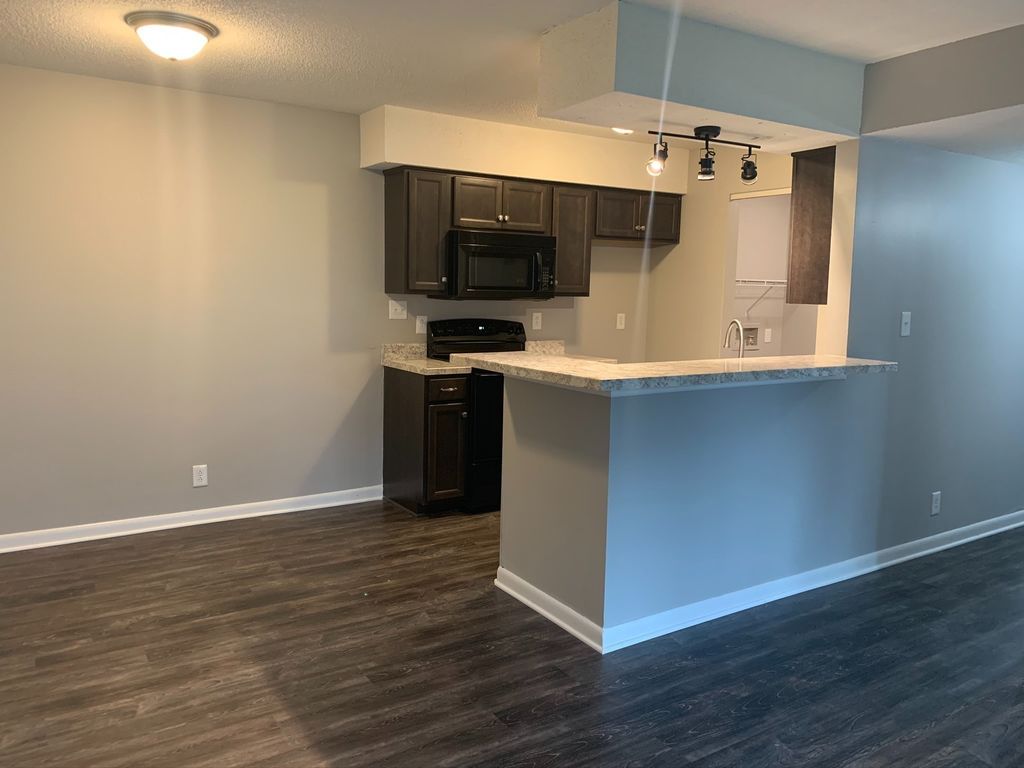 271 White Oak Rd Apt C, Clarksville, TN 37040