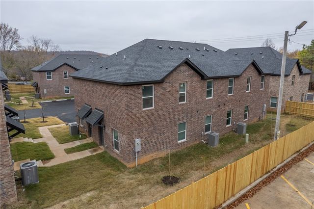 1370 N Porter Road 3, Fayetteville, AR 72703