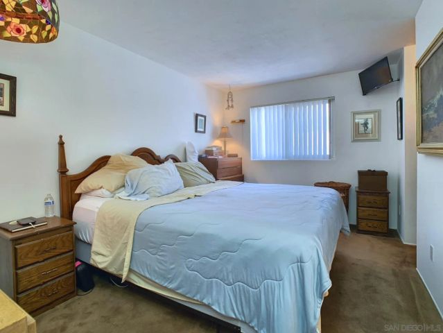 10618 QUEEN JESSICA LANE, Santee, CA 92071