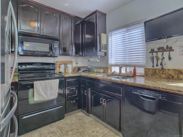 10618 QUEEN JESSICA LANE, Santee, CA 92071