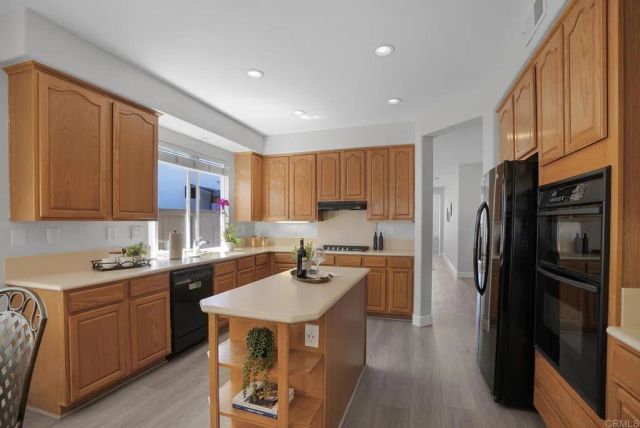 1274 W Vaquero Ct, Chula Vista, CA 91910