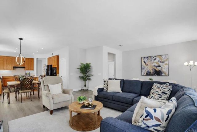 1274 W Vaquero Ct, Chula Vista, CA 91910