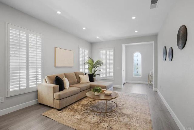1274 W Vaquero Ct, Chula Vista, CA 91910