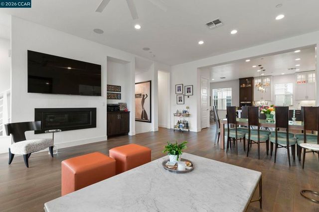 7195 Calistoga Ln, Dublin, CA 94568