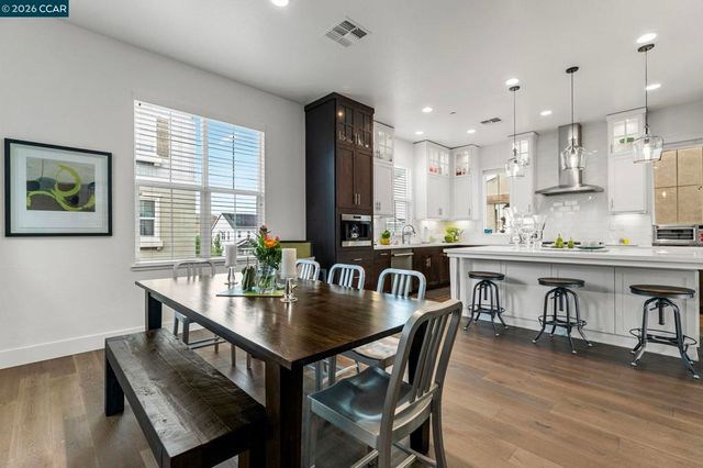 7195 Calistoga Ln, Dublin, CA 94568