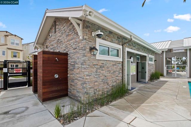7195 Calistoga Ln, Dublin, CA 94568