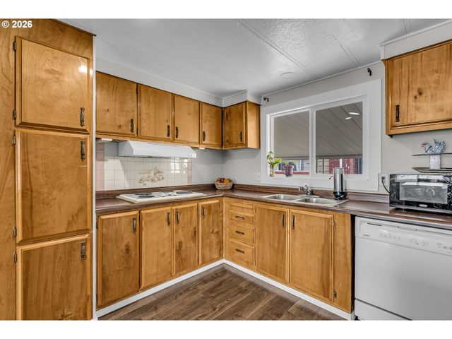 841 Sw LIBERTY BELL Dr, Beaverton, OR 97006