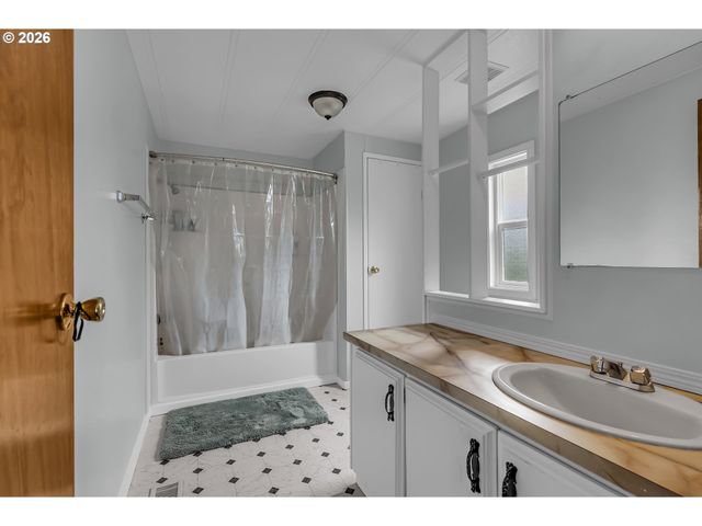 841 Sw LIBERTY BELL Dr, Beaverton, OR 97006