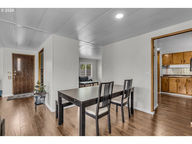 841 Sw LIBERTY BELL Dr, Beaverton, OR 97006