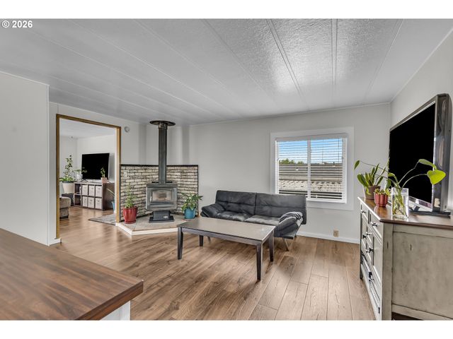 841 Sw LIBERTY BELL Dr, Beaverton, OR 97006