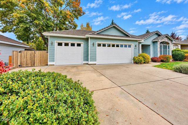3477 Parkway Drive, Medford, OR 97504