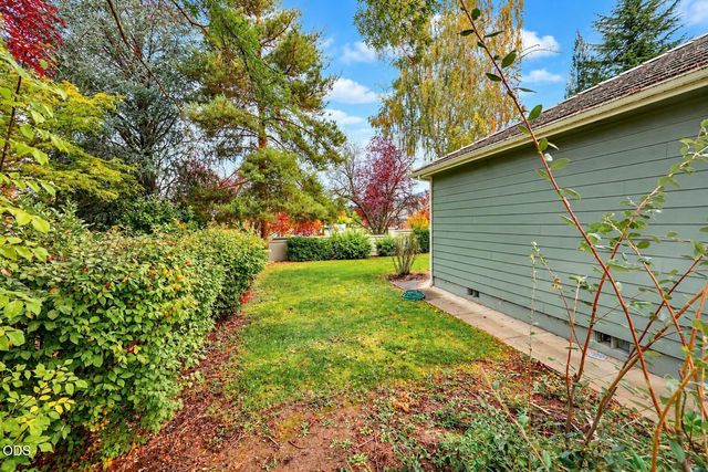 3477 Parkway Drive, Medford, OR 97504