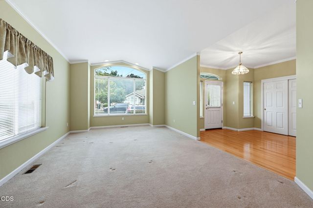 3477 Parkway Drive, Medford, OR 97504