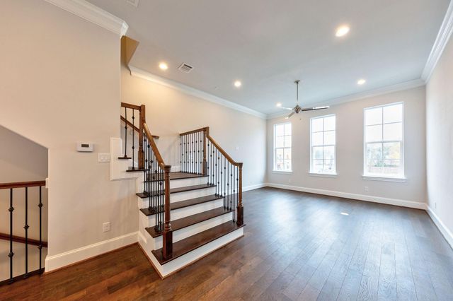 5921 Cottage Grove Lake Drive, Houston, TX 77007