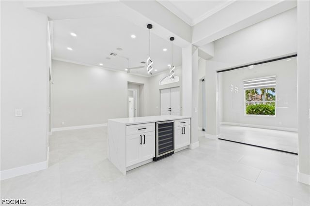 1817 Lagoon LN, Cape Coral, FL 33914