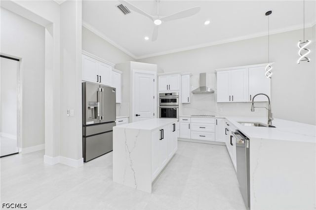 1817 Lagoon LN, Cape Coral, FL 33914