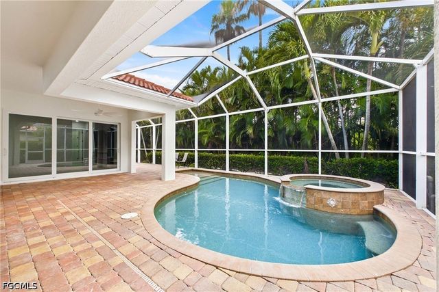 1817 Lagoon LN, Cape Coral, FL 33914