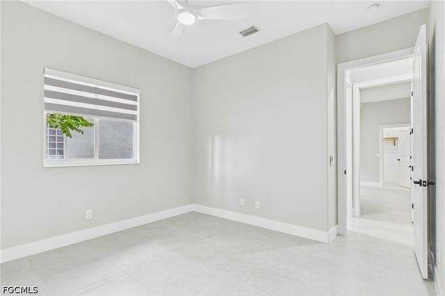 1817 Lagoon LN, Cape Coral, FL 33914