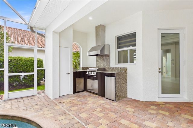 1817 Lagoon LN, Cape Coral, FL 33914
