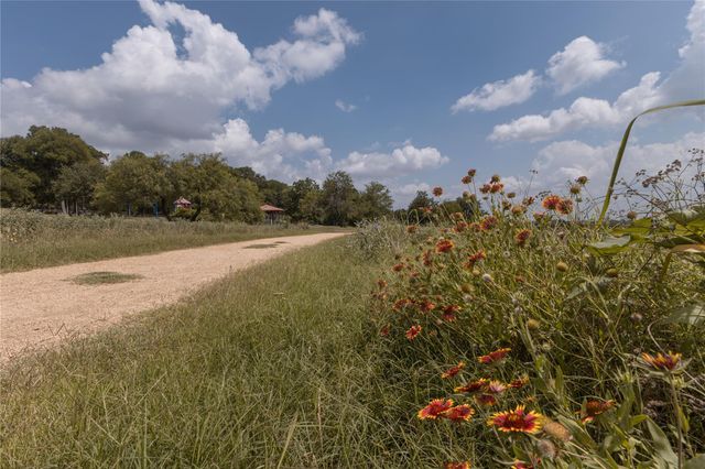 3010 Burleson RD A, Austin, TX 78741