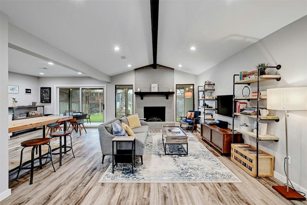3010 Burleson RD A, Austin, TX 78741