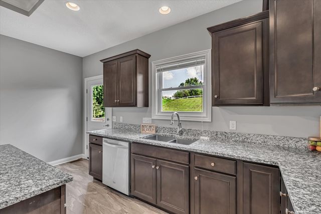 3122 W 34th Street, Davenport, IA 52806