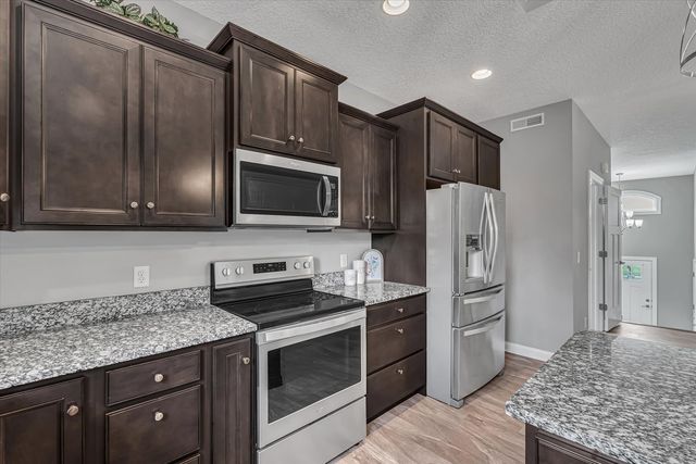 3122 W 34th Street, Davenport, IA 52806