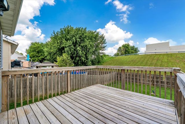 3122 W 34th Street, Davenport, IA 52806