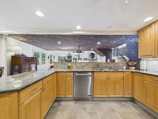 163 Woodside Lane, Arlington, MA 02474