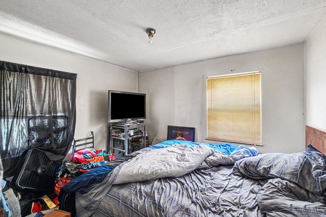 2370 Losantiville Avenue, Cincinnati, OH 45237