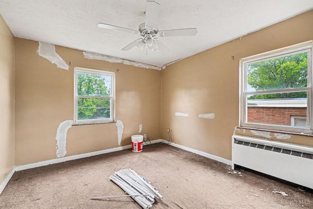 2370 Losantiville Avenue, Cincinnati, OH 45237