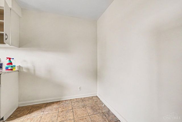 2370 Losantiville Avenue, Cincinnati, OH 45237