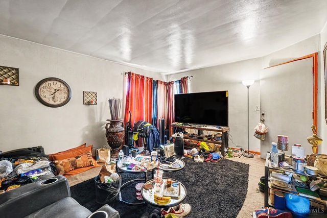 2370 Losantiville Avenue, Cincinnati, OH 45237